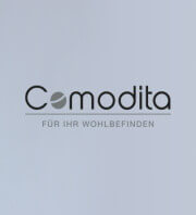 Logo Medizinische Kosmetik Comodita®, Plastische Chirurgie Leipzig, Dr. Wachsmuth & Dr. Völpel